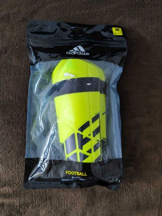 Ochraniacze piłkarskie adidas X Lite rozmiar M stan nowy