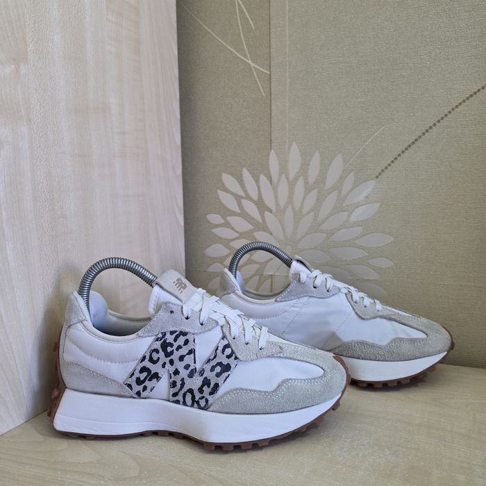 Жіночі кросівки оригінал New Balance 327 розмір 36.5