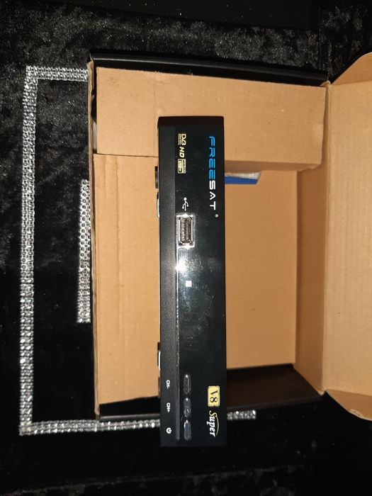 Dekoder FREESAT V8 Super
