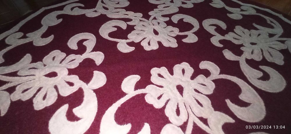 Pano Camilha Redondo, com bordado tradicional de Nisa, artesanal