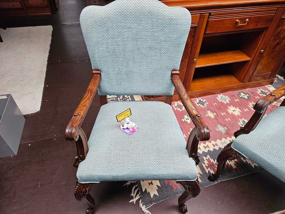 Cadeirões antigos mas em óptimo estado geral - Valor un