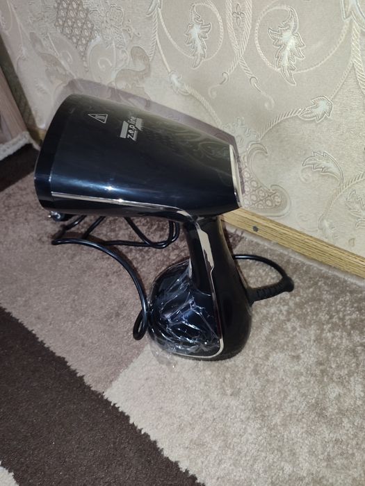 Відпарювач для одягу