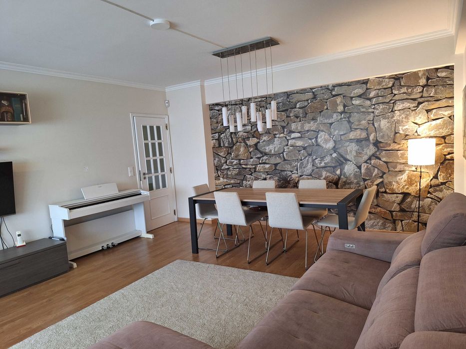 Arrenda-se Apartamento T3, com Box, na Quinta do Património em Sacavém