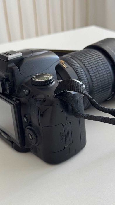 Nikon D5000 + Nikkor 18-105mm VR