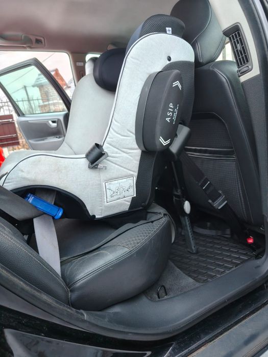 Fotelik dla dziecka axkid minikid