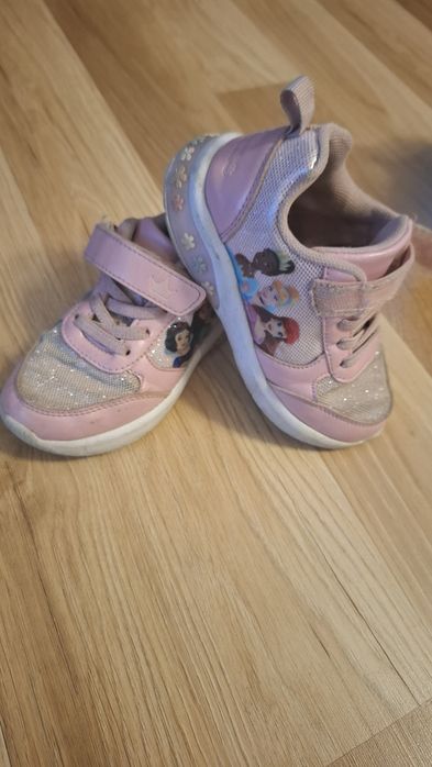 Różowe buty Princess Disney
