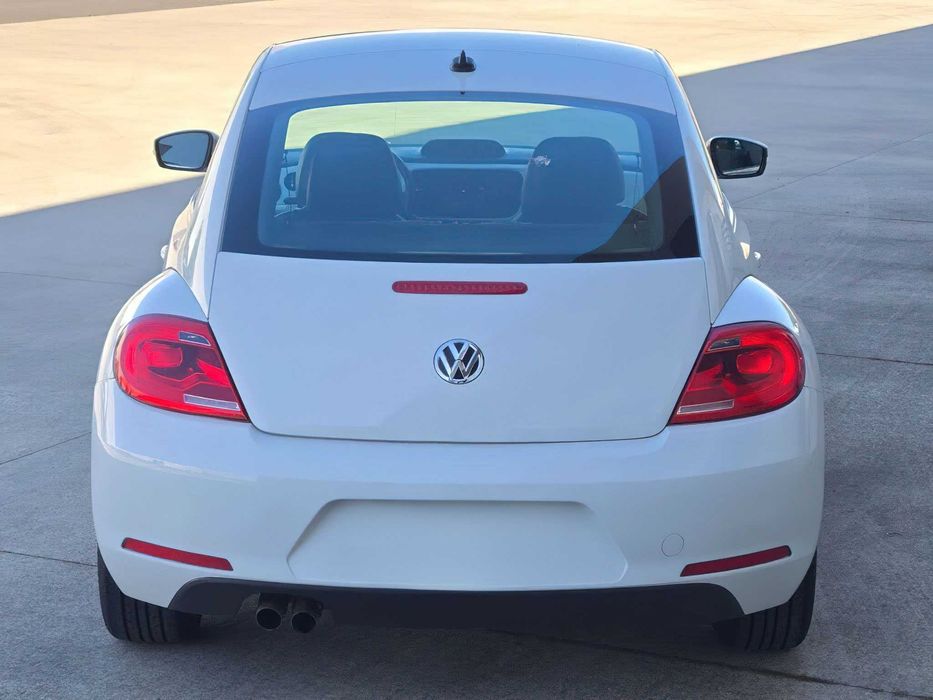 Volkswagen Beetle      2015