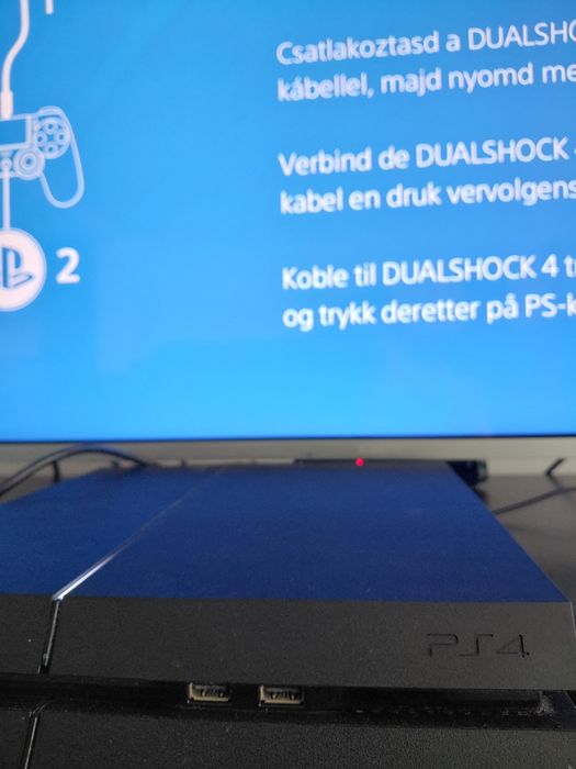 PS4 com 1TB + 2 comandos