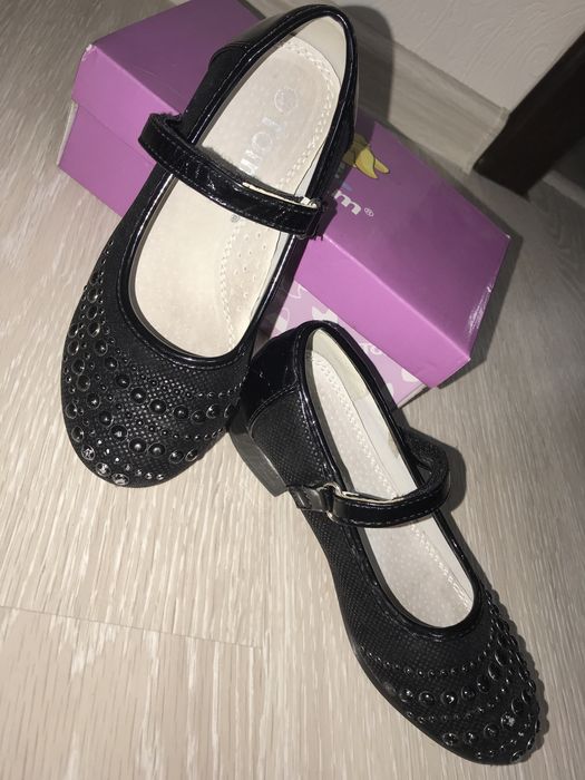 Туфли . Туфельки на девочку