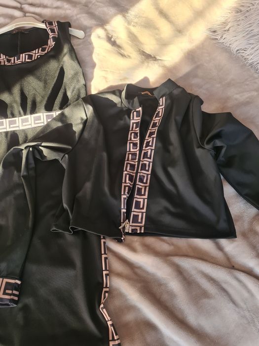 Czarna sukienka z bolerkiem