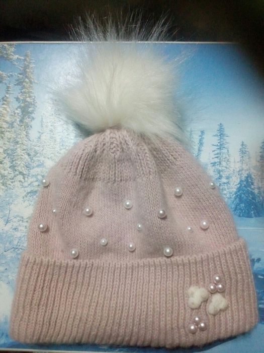 Девичья шапка с бусинками