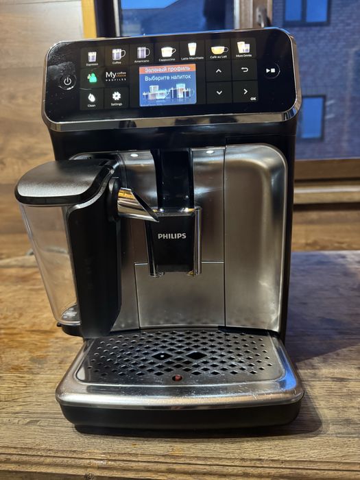 Продам кавоварку PHILIPS 5400