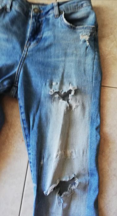 Calças de ganga rasgadas, Bershka, tamanho 36