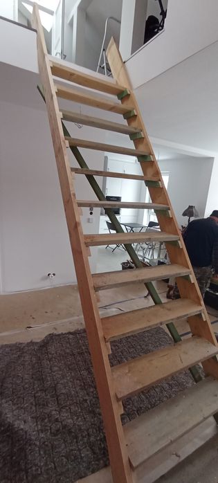 Schody drewniane budowlane-tymczasowe