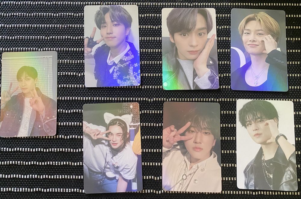 Продам картки Stray Kids