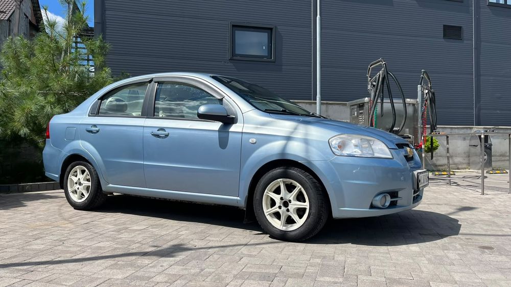 Продам автомобіль CHEVROLET AVEO