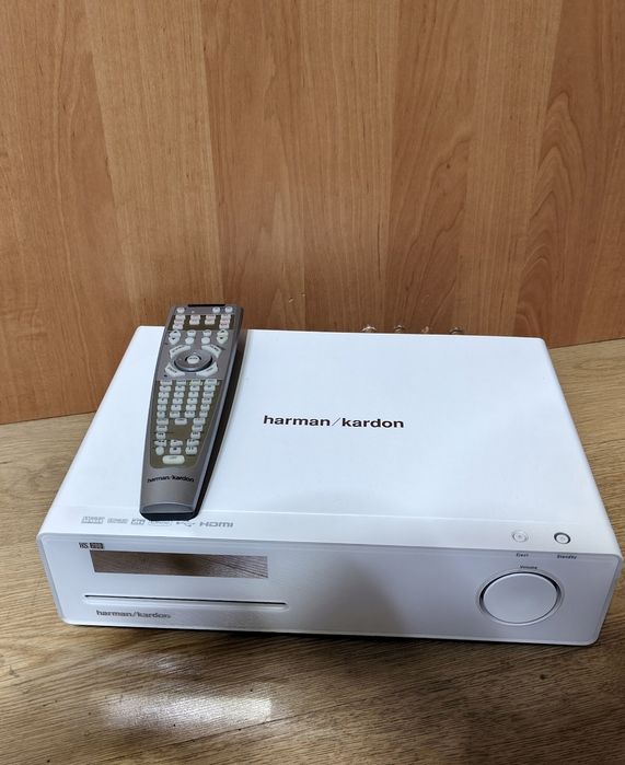 Шикарний Усилитель harman kardon hs200