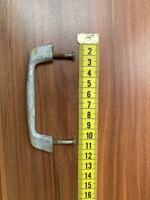 Ручка мебельная Уголок под полку молочного цвета