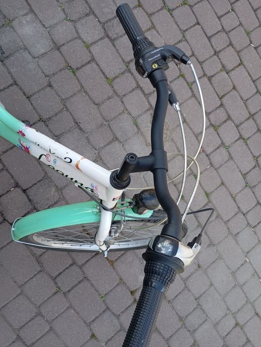 Bardzo ładny rower dla dziewczynki