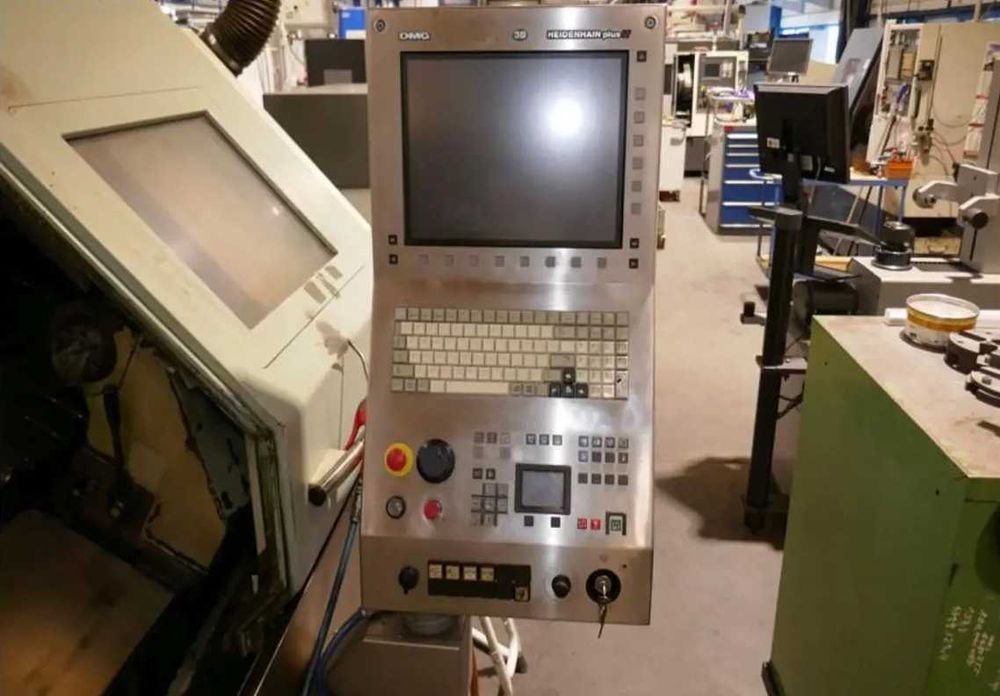 Токарний верстат з ЧПУ Gildemeister NEF600, 2006 рік, в наявності.