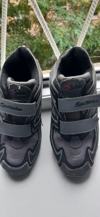 Недорого кроссовки на мальчика ,34 размер