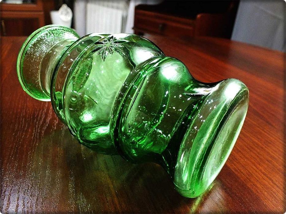 Stary Zielony Wazon z PRL Szkło butelkowe z lat 60-70' CUDO Vintage