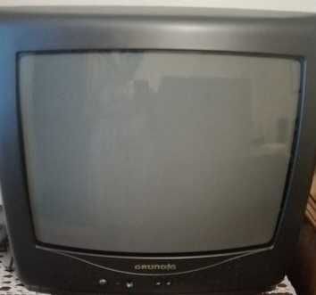 Tv usadas a cores mas a funcionarem bem, para desocupar