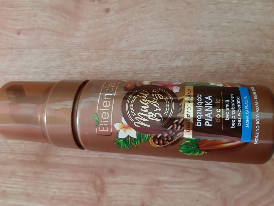 Pianka brazujacy do ciała marki Bielenda