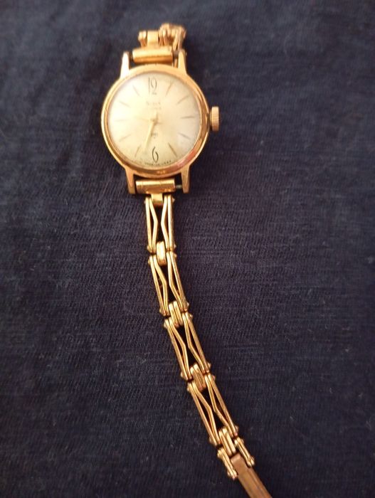 Продам Женские часы SLAVA 17 jewels.