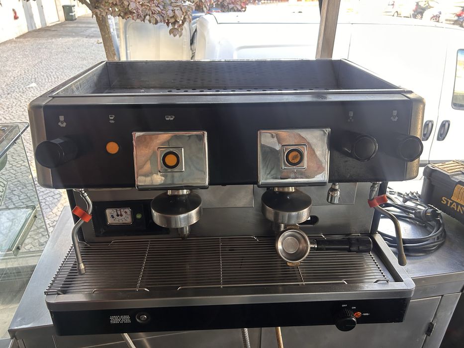 Maquina de fazer cafe