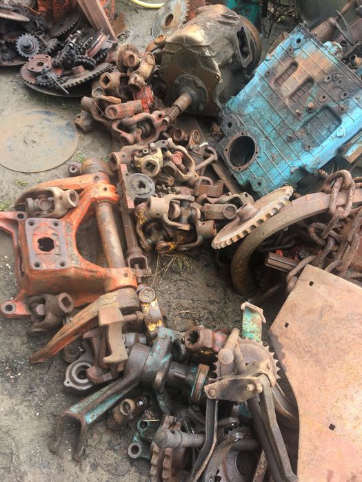 Продам запчастини до різних тракторів 80-90р.