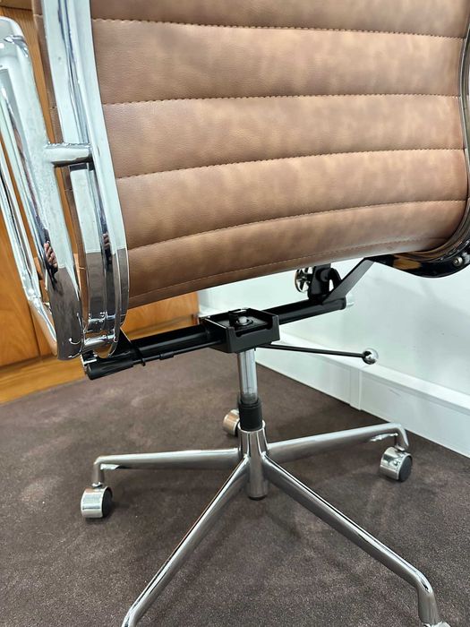 Cadeira escritório moderna como nova