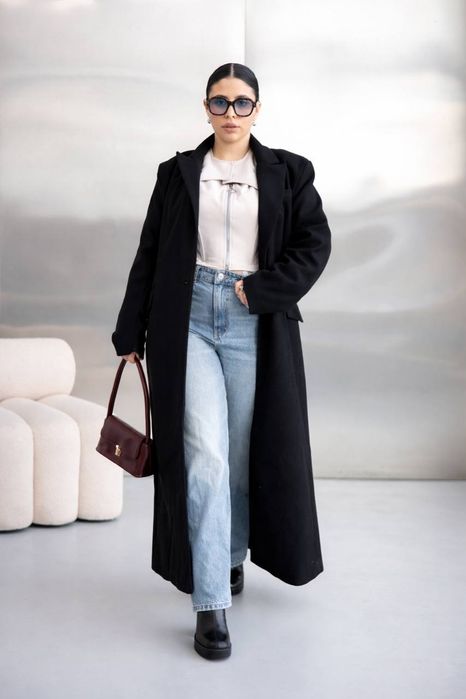 Утеплене приталене пальто