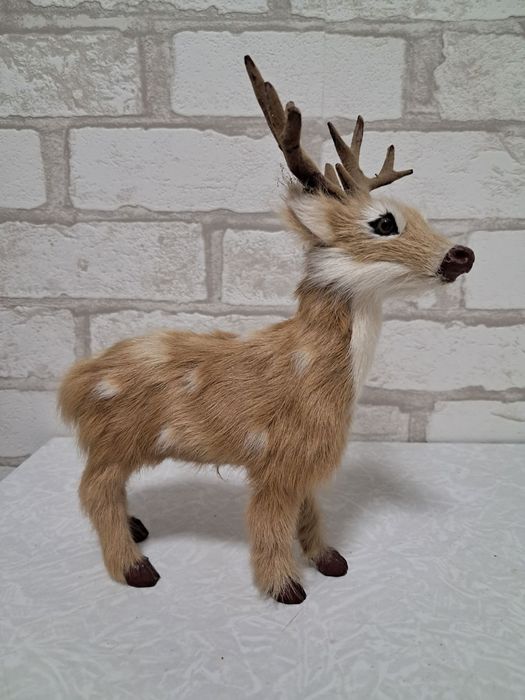 Декоративная фигурка олень