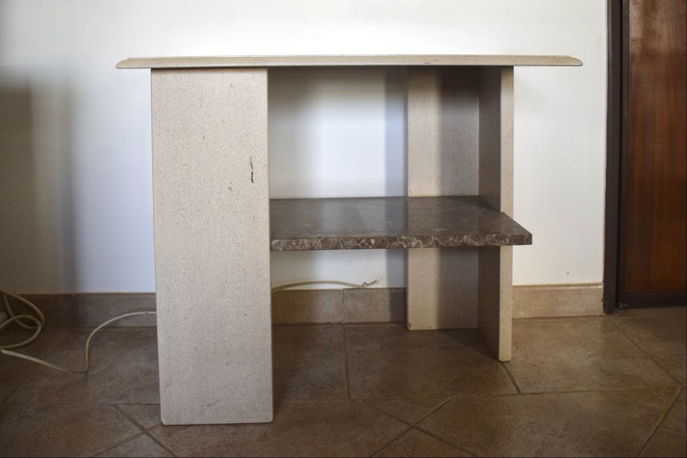 Mesa de apoio em pedra