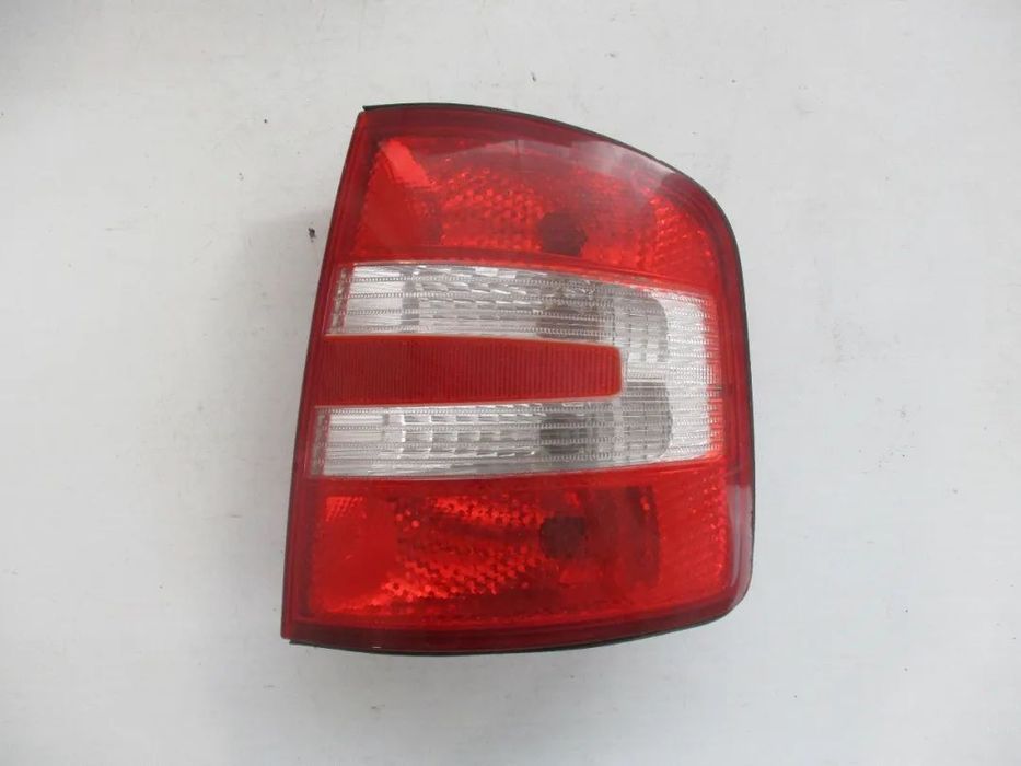 Farol Farolim Skoda Fabia SW Carrinha Direito