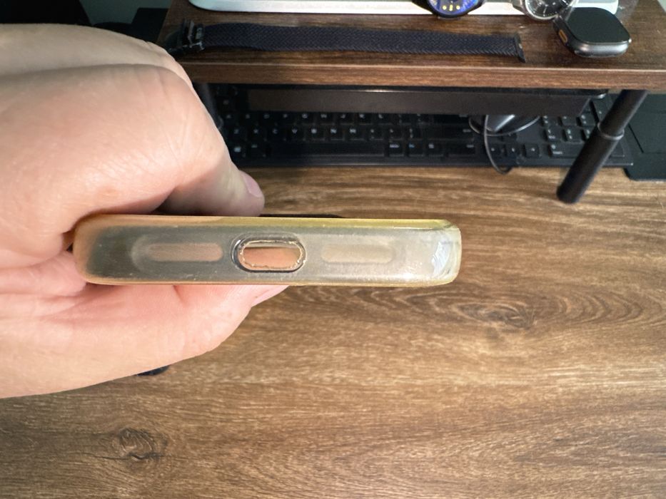 I PHONE 13 PRO MAX  quad lock case /  dust case