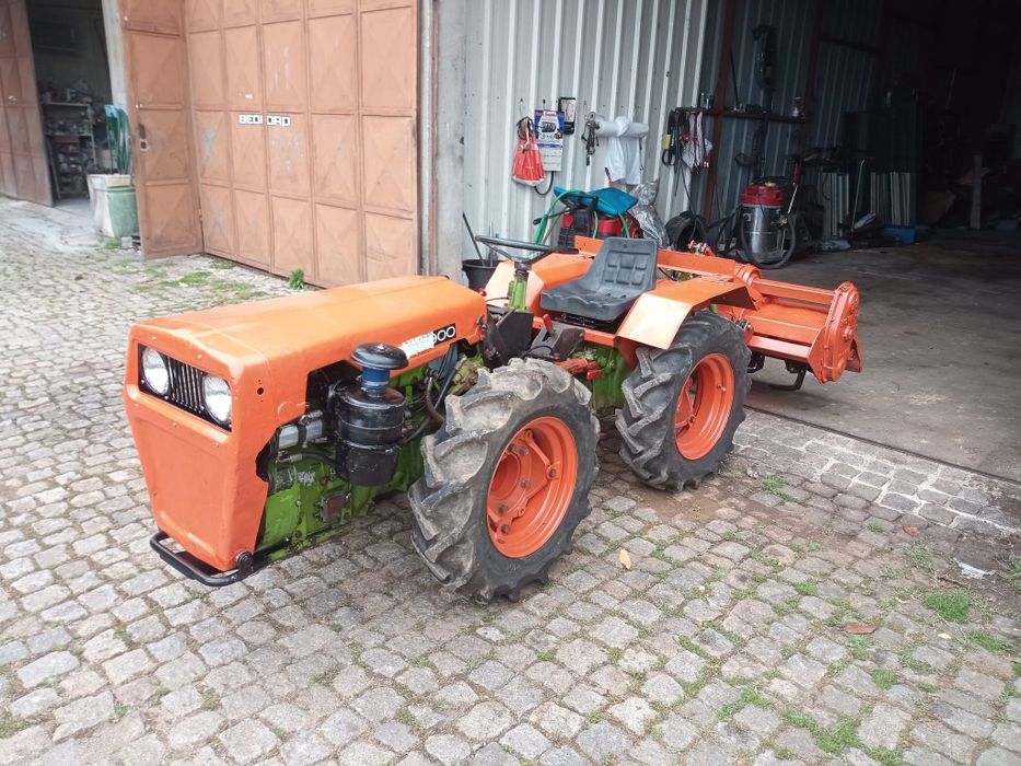 AGRIA 8900 D - Trator Articulado