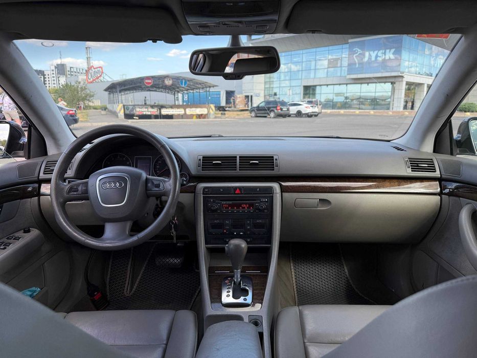 AvtoReal  Audi A4 B7 2005