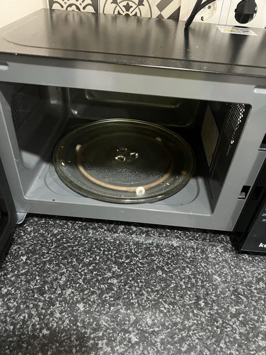 Microondas Kunft com Grill