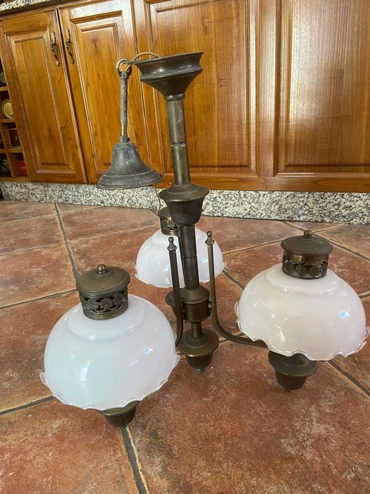 Candeeiro de ferro antigo (teto)