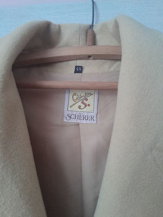 Півпальто жін.52-54р.