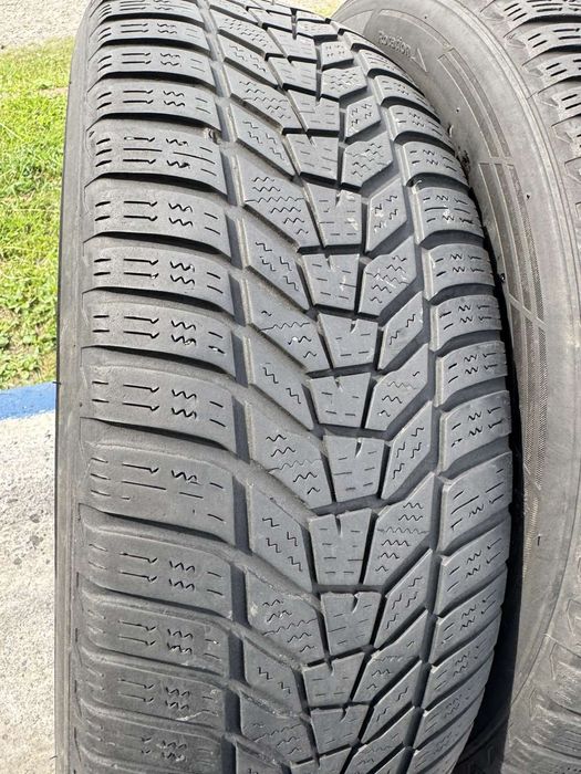 Зимові шини Hankook 215/65 R17