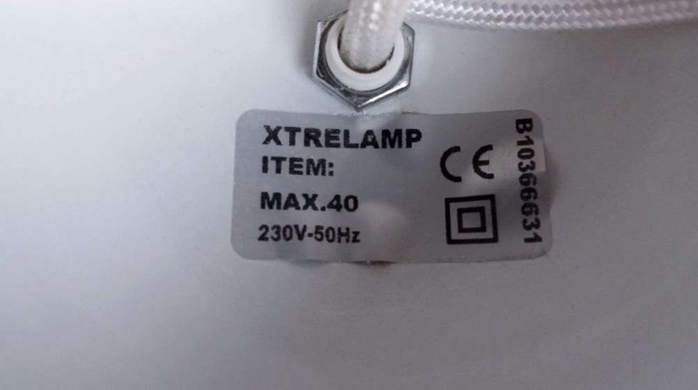 Candeeiro de Teto Suspenso XTRELAMP branco