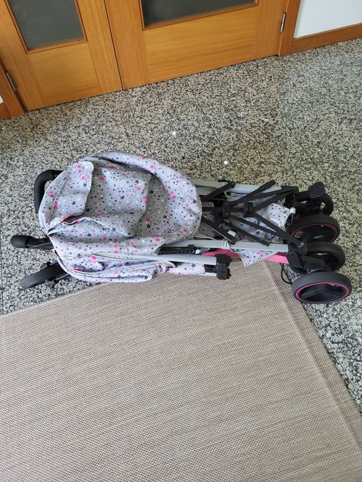 Carrinho de bebé tuc tuc