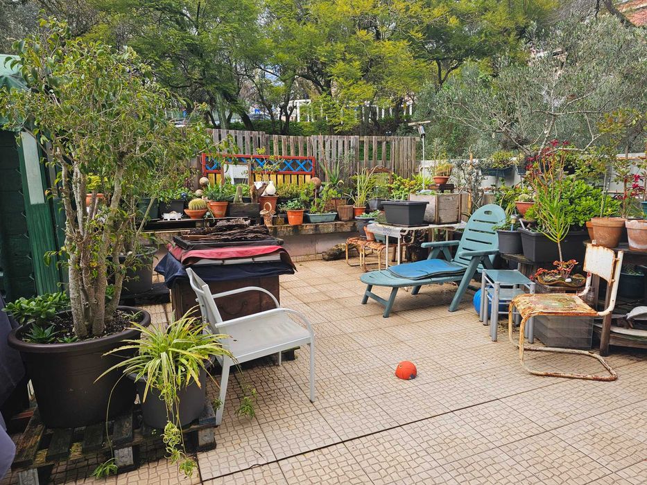 Quarto para arrendar em Algés