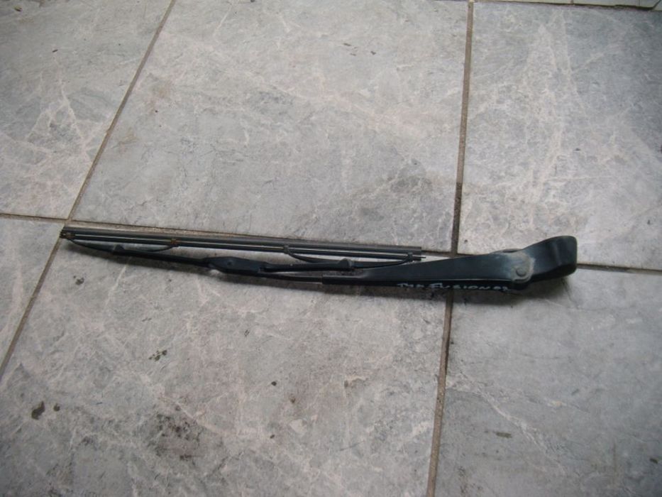 ford fusion 03r  ramię wycieraczki tył