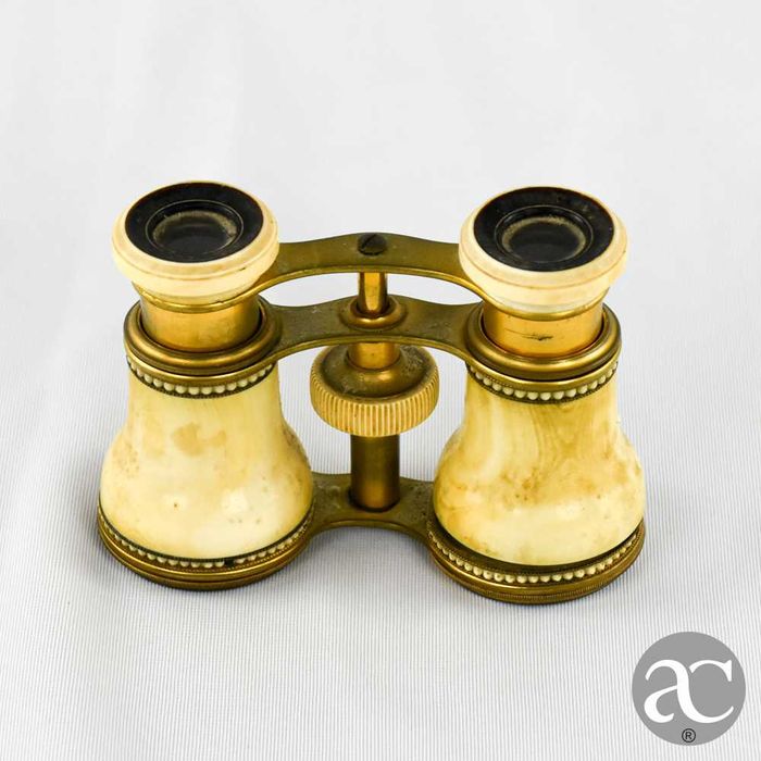 Binóculos de teatro em metal dourado e osso?, séc. XIX