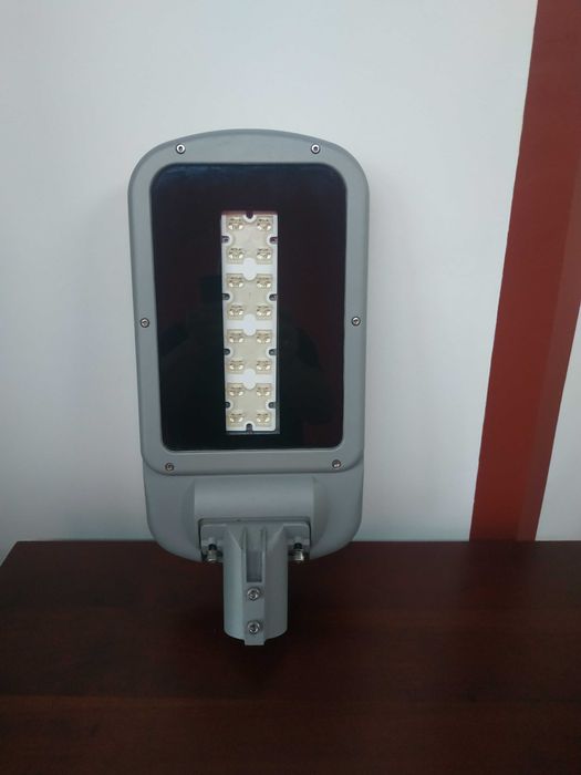 Lampa uliczna  LED polska solidna metalowa 60W Nowa estetyczna