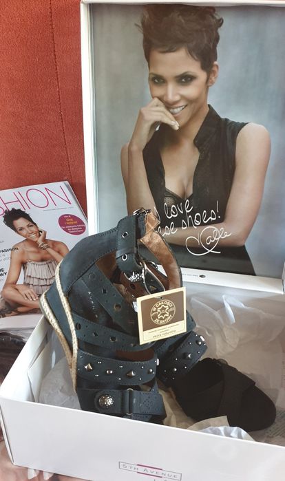 Buty nowe Halle Berry roz.38